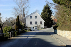 09-Dorfstrasse-Haus-Boedger